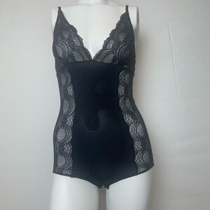 Calvin Klein Sleepwear Black Lace Detail Bodysuit Women’s Size XS / S‎